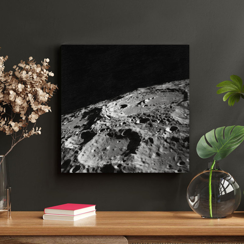 Photo de la surface de la lune - Reproduction d'art graphique carré sur toile tendue 1 pièce, L 32 po x H 32 po