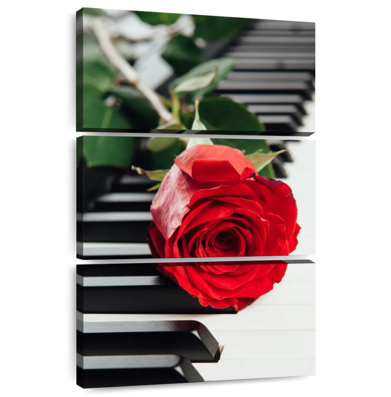 Hardie, rose rouge sur piano, H 65 po x l 42 po