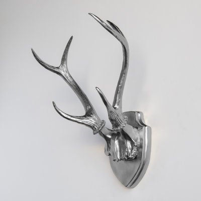 Décoration murale faux bois de cerf naturalisés
