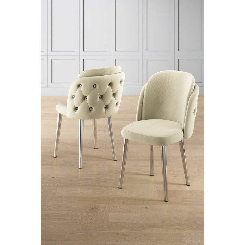 Ensemble de chaises élégantes 6 pièces, crème et chrome | Structure 100% métal, envers en contreplaqué, tissu Babyface | Dimensions: 17,7 po x 32,3 po x 18,1 po | Confortable 28 sièges en mousse et 22 dossiers en mousse | Parfait pour les hôtels et les salles à manger modernes