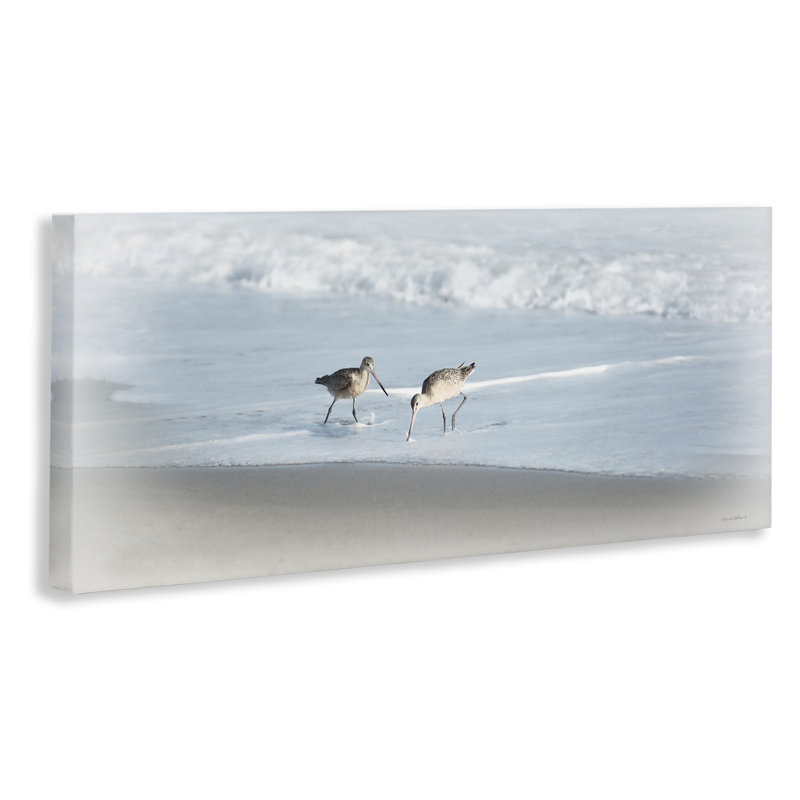 «Sandpiper pair on Shore» par Rhonda Addison, H 13 po x l 30 po