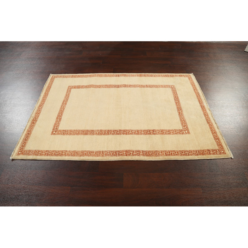 Tapis ivoire noué à la main de conception unique 4 pi 2 po x 6 pi 3 po