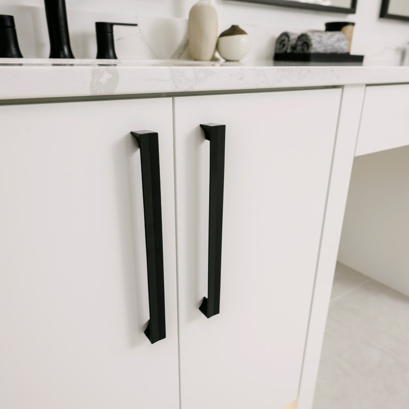 Avenue Collection Pull, 8 13/16", Matte Black