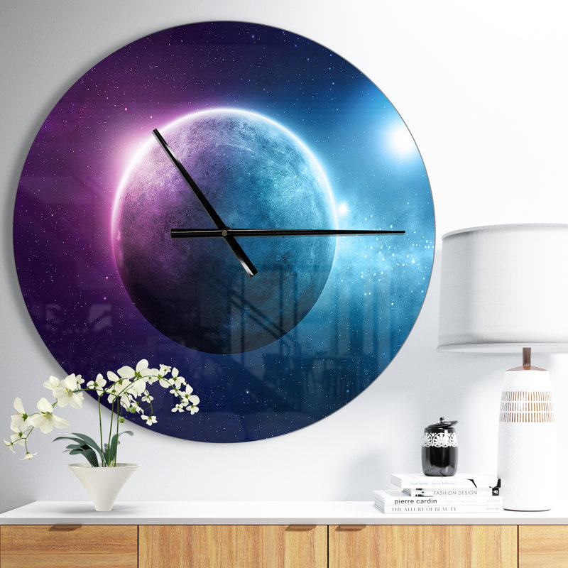 Planète profonde - horloge murale moderne, Moyen