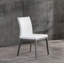 Ensemble de deux chaises d'appoint de salle à manger rembourrées en similicuir blanc et gris