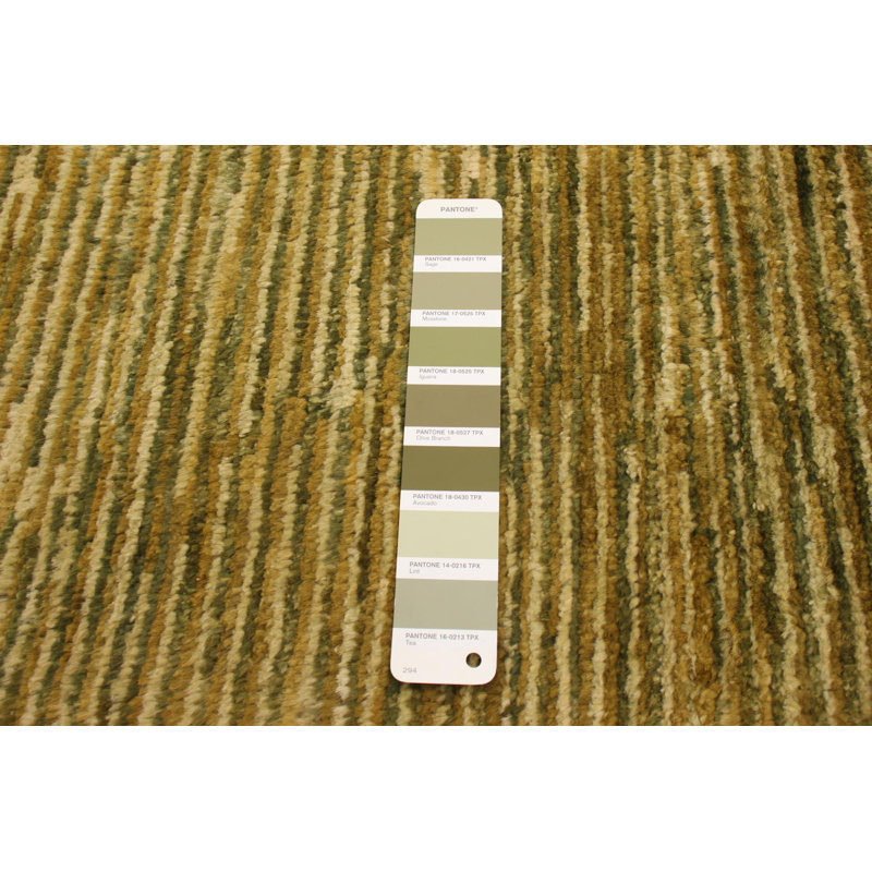 Tapis décoratif en laine noué à la main de conception unique Aulika olive de New Age de 4 pi 1 po x 6 pi 2 po Aulika