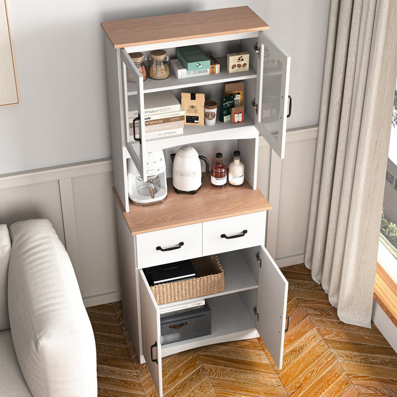 Armoire de cuisine en bois polyvalente avec beaucoup de rangement et tablettes réglables pour les espaces de cuisine organisés.