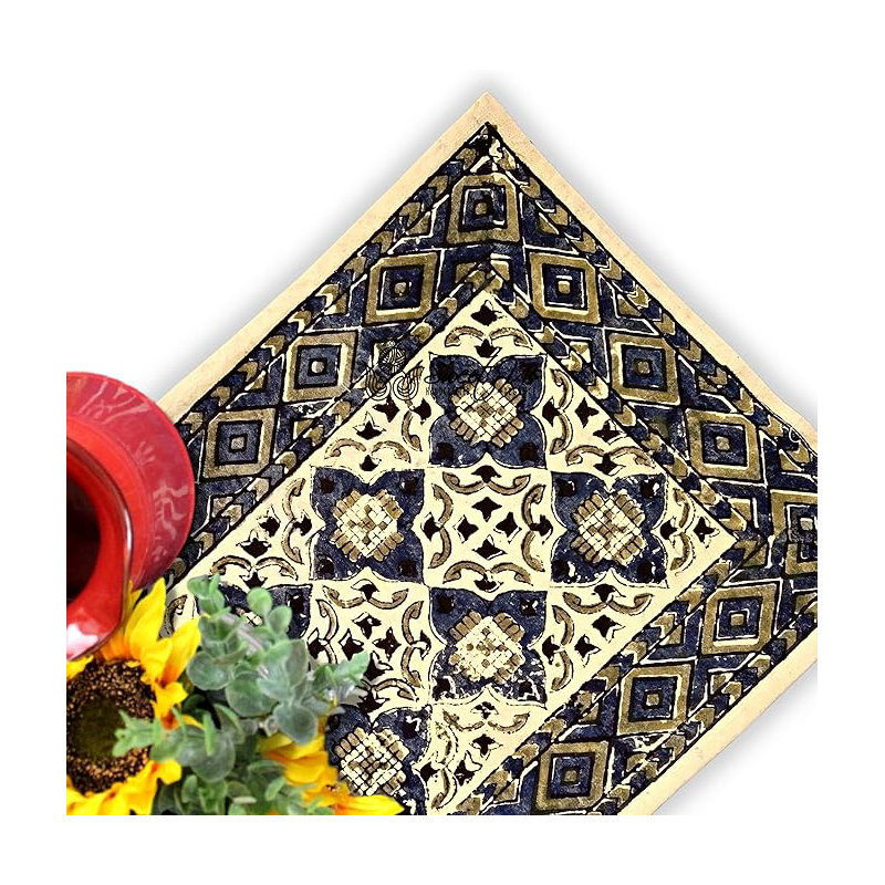 Ensemble de quatre napperons en coton à motif géométrique