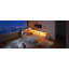 Grand lit de jour en bois avec tablettes de rangement, USB et DEL-156640938