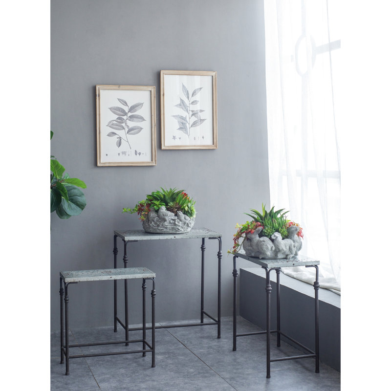 Ensemble de 3 tables d'appoint en métal galvanisé, utilisables comme tables de chevet à la maison ou comme support pour plantes sur une terrasse, base en fer, 7,2 kg, trois tables gigognes pour entrée, structure, surface.