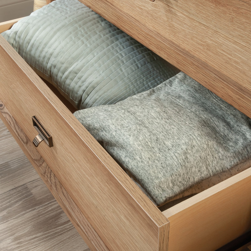 Auserine 31.89'' W 4 - Drawer Dresser, Timber Oak