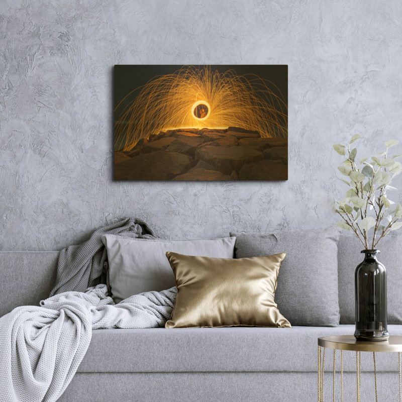 «Ponto Bursting» par Chris Moyer, art mural en métal doré, 36 po x 24 po, 36 po x 24 po
