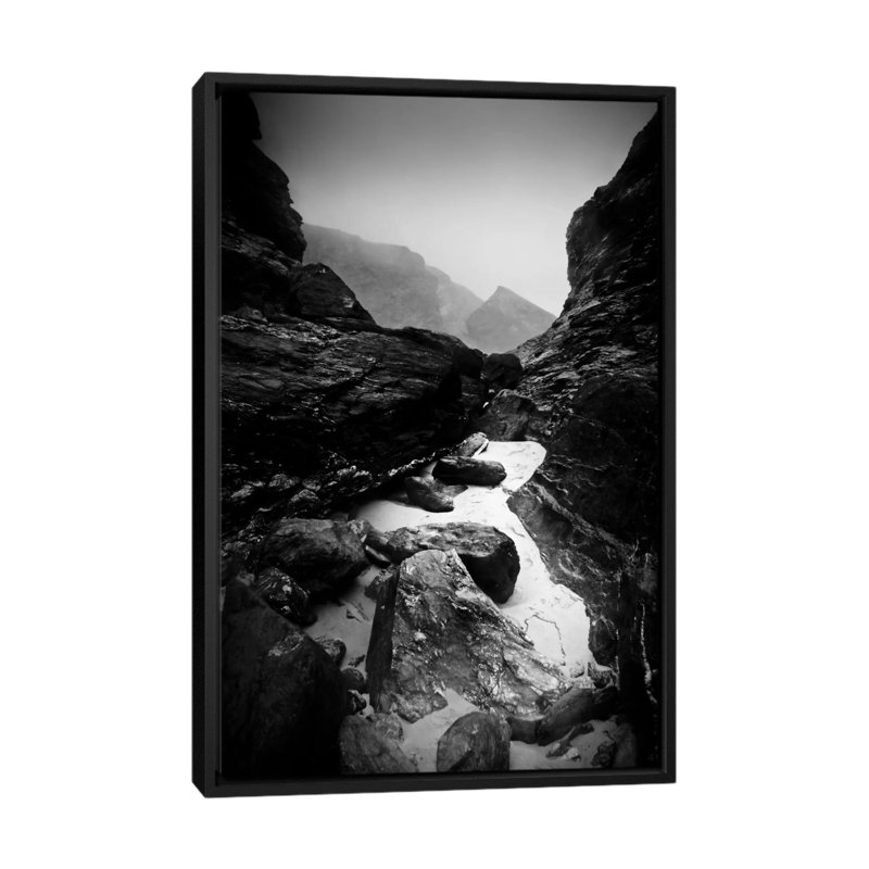 The Gap, reproduction de photo sur toile tendue, H 26 po x l 18 po x P 1,5 po, Toile avec cadre noir, Pas de tapis