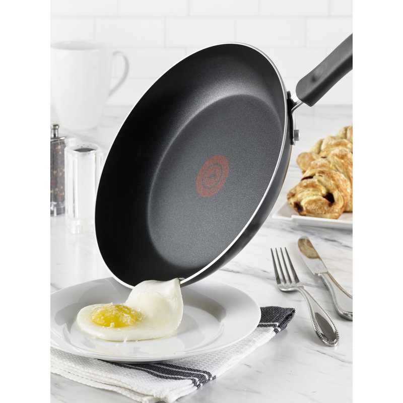 Wok géant antiadhésif T-fal Essentials, 14 pouces, noir