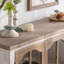 Blanc + vitrines en bois massif Burlywood