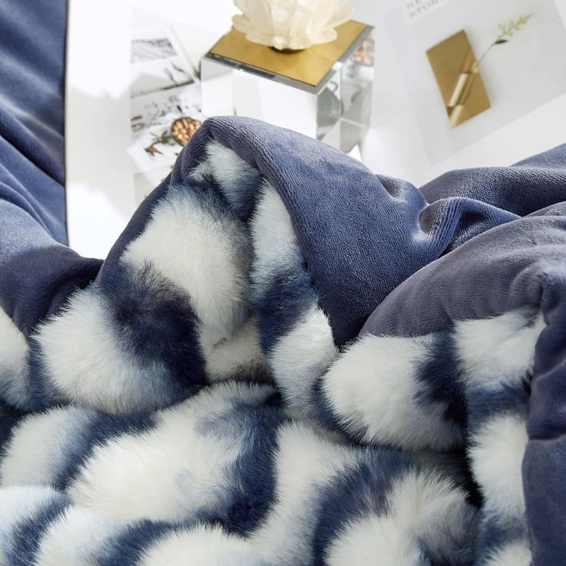 Freezin Waters - Coma Inducer Oversized Comforter Set - Navy Ocean, Twin Extra Long Comforter + 1 Standard Sham