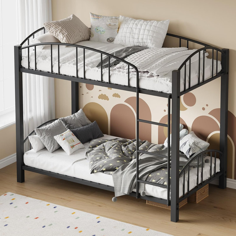 Lit superposé simple au dessus d'un lit simple - Lit double, barrière de sécurité, école