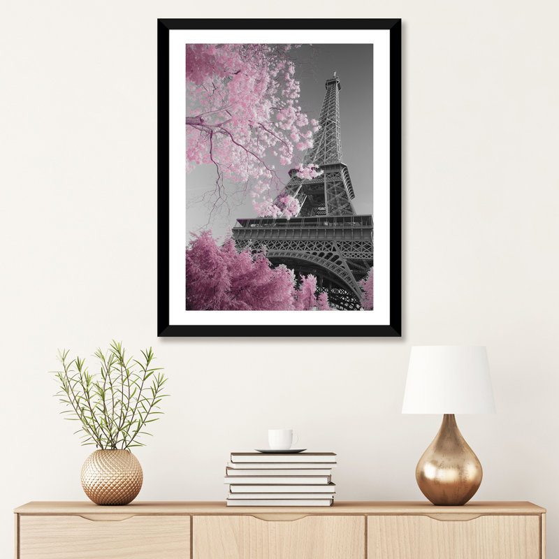 «Paris Eiffel Tower XIII», reproduction, H 32 po x l 24 po x P 1 po, Papier noir