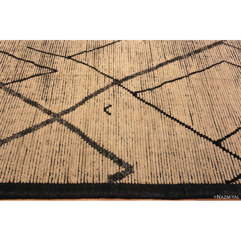 Tapis décoratif moderne à conception tribale unique et tendance One-of-a-Kind