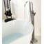 Robinet de baignoire autoportant à fixation au sol avec douche à main-128509629