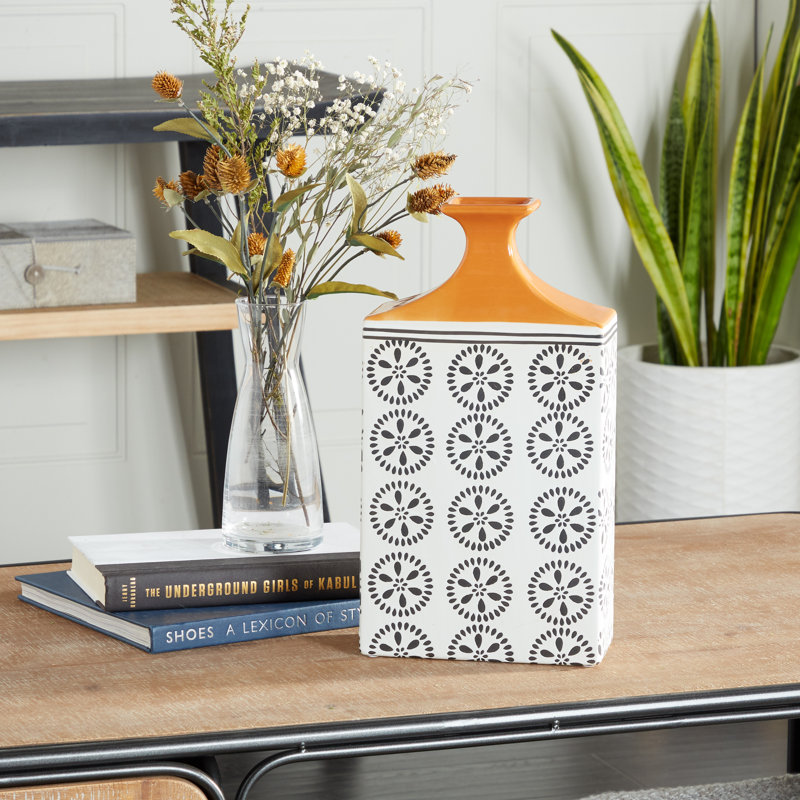 Vase blanc en céramique Cyree, H 14 po x l 8 po x P 8 po