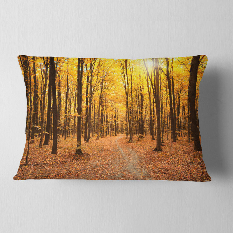 Coussin Yellow Treetops in Fall Forest, Rectangle, 12 po x 20 po