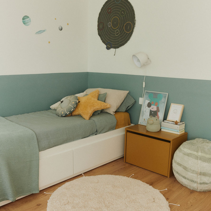 Cushion Interactive Ufo 1’ 4” X 2' X 2'