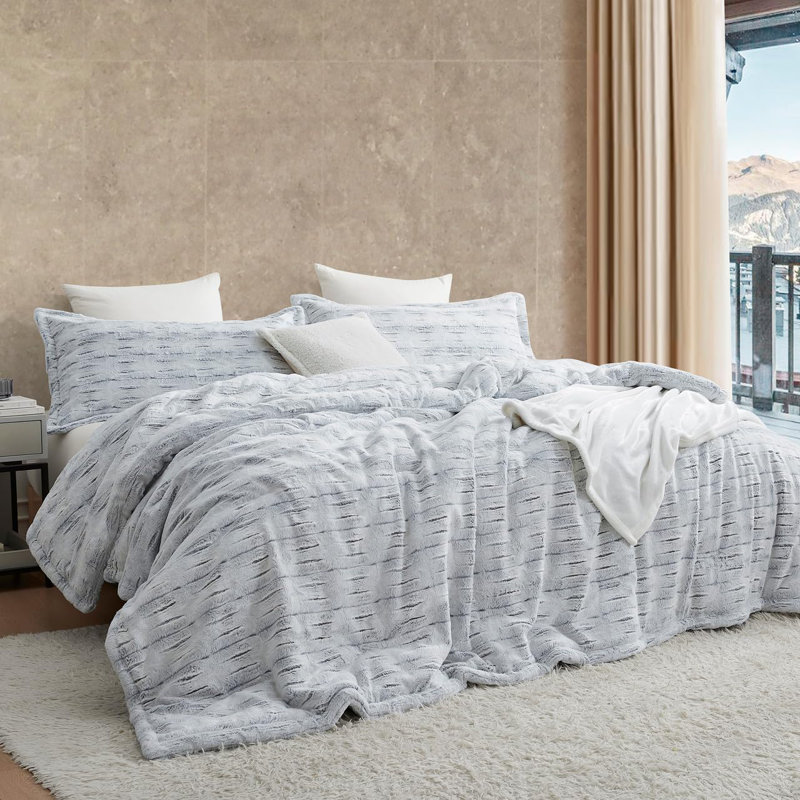 Coma Inducer Sabretooth Oversized Comforter Set, Queen Comforter + 2 Standard Shams