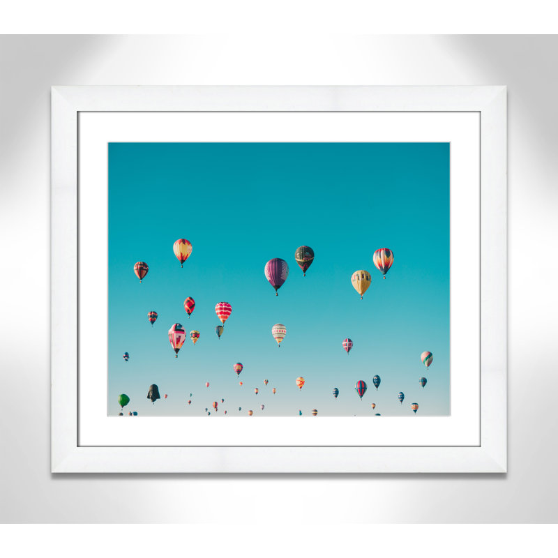 Estampe « Sky Symphony » d'Ian Dooley, Blanc, Encadrement cubique blanc, H 23 po x l 27 po x P 1,25 po
