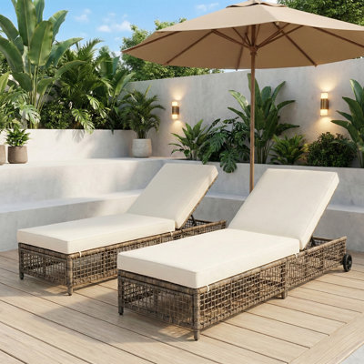 Outdoor Rattan Chaise Lounge