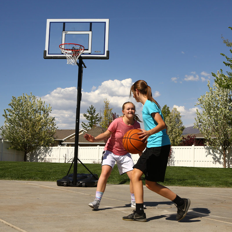Panier de basketball portatif à hauteur ajustable Lifetime (panneau en polycarbonate de 52 po)