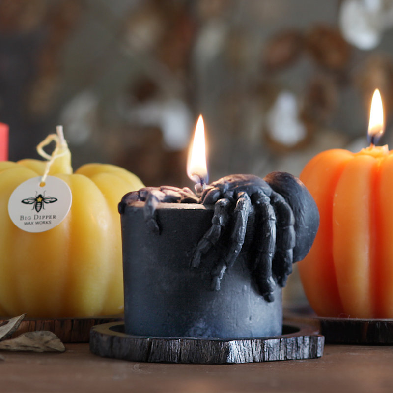 Bougie en cire d'abeille noire non parfumée