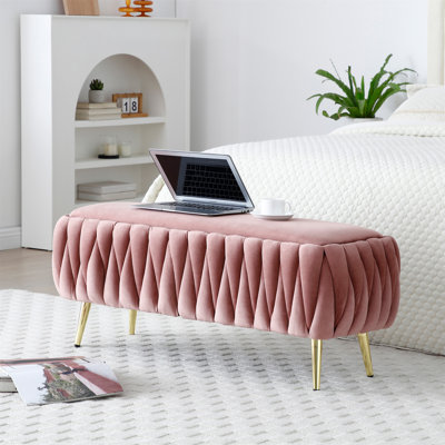 Banc de rangement polyvalent en velours pour diverses pièces, rehaussant l'espace et le style.