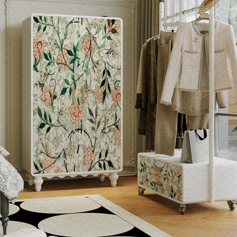 Une garde-robe légère et luxueuse, Blanc