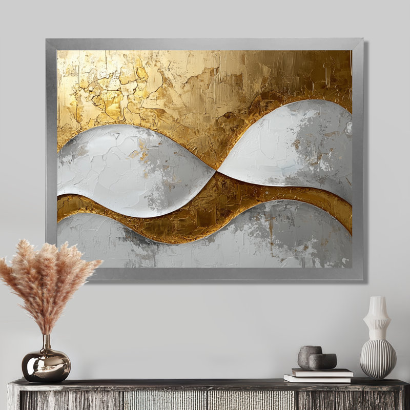 Vagues abstraites de l'introspection en or et blanc IV - Art mural abstrait de vagues modernes pour le salon, Argent