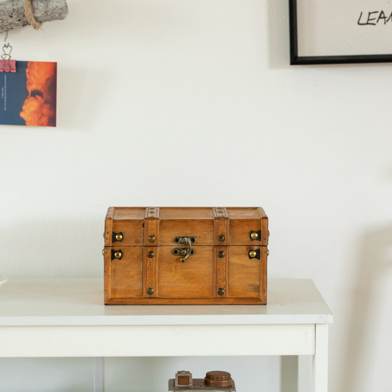  Coffre à trésor en bois de style antique Farmhouse avec sangles en cuir et coffre de rangement décoratif à loquet avant pour bijoux ou lettres, décor rustique pour la maison ou le bureau, petit