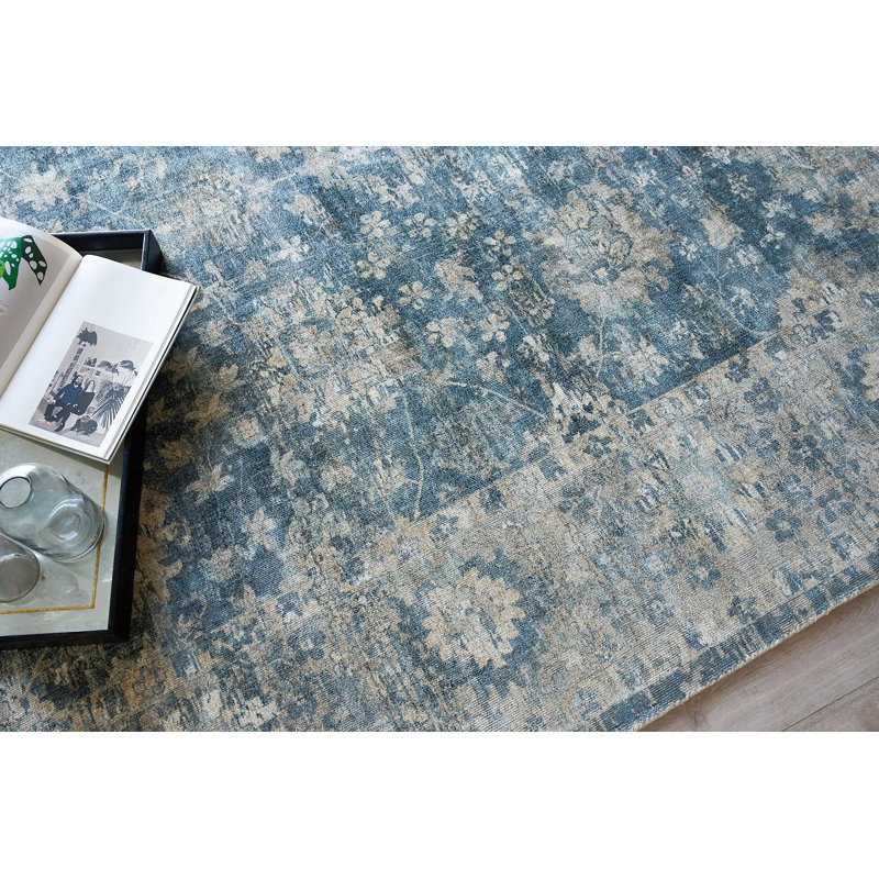 Oriental Area Rug in Navy, Rectangle 6' x 9'