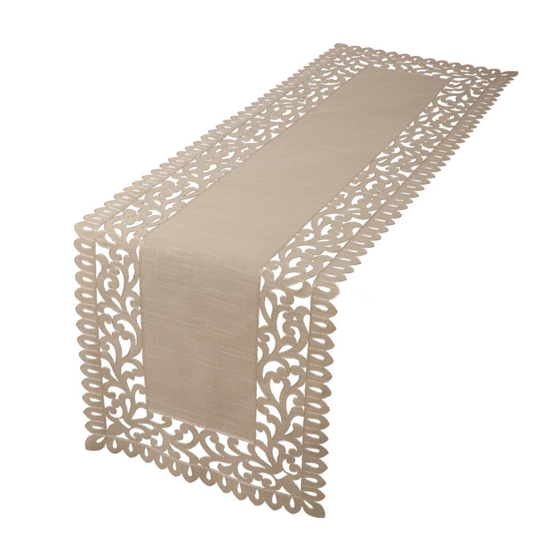Chemin de table nappe brodéed Burnard, L 54 po x l 16 po