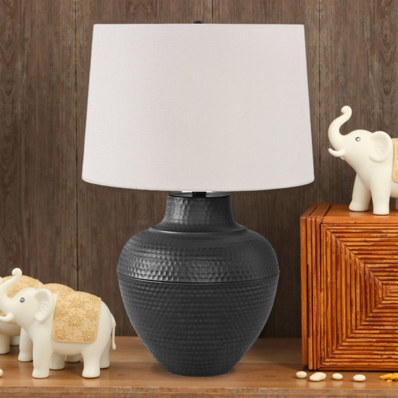 Lampe de table 26 po avec base en métal noir et abat-jour ivoire / crème - Style transitionnel