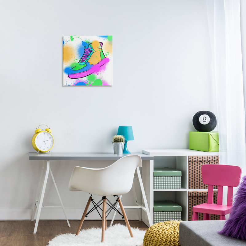 Art mural sur toile, "Splattered Cool Sneakers" par Marcus Prime, H 17 po x l 17 po