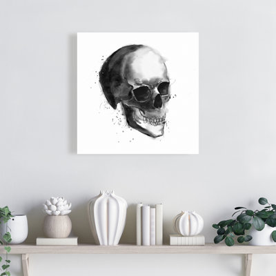 " Black And White Skull "