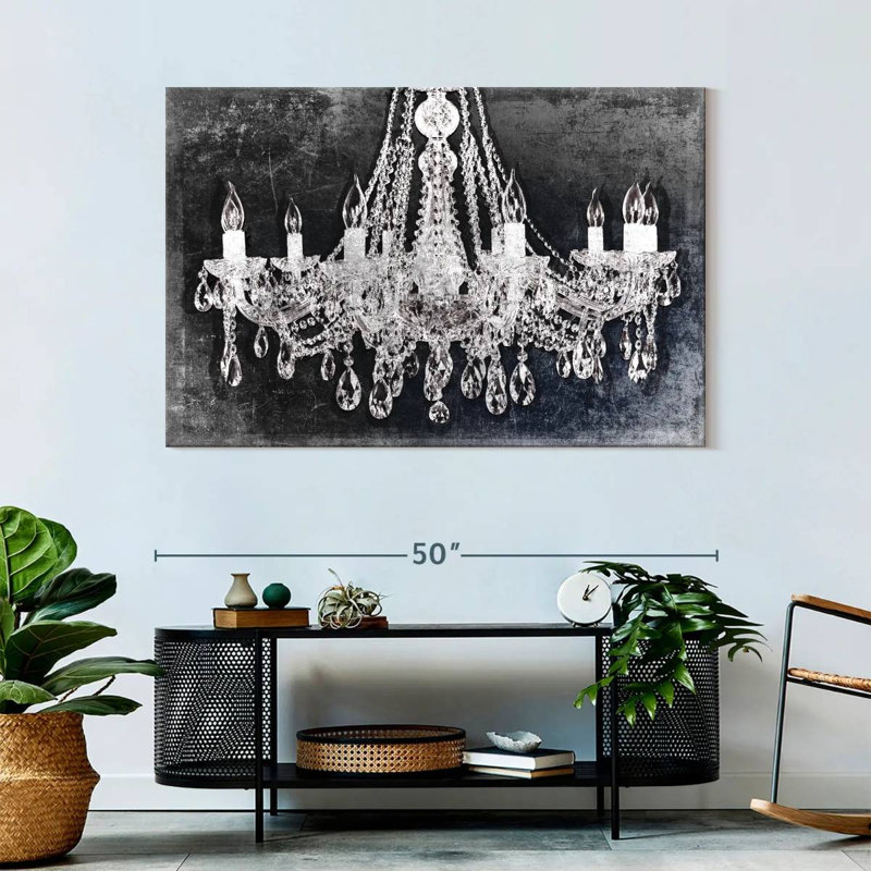 Lustre en cristal grunge sur toile, H 48 po x l 32 po x P 1,25 po