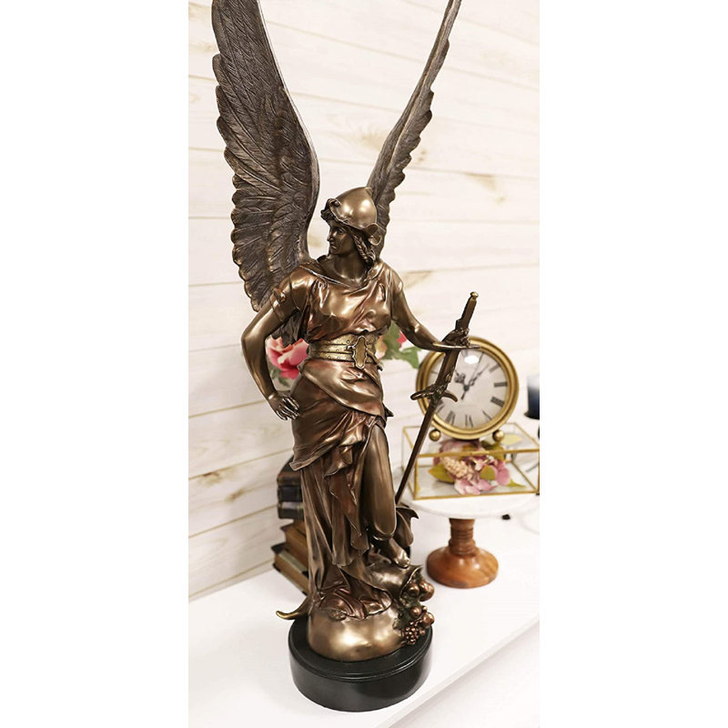 Figurine grand grand astoria Grimsby