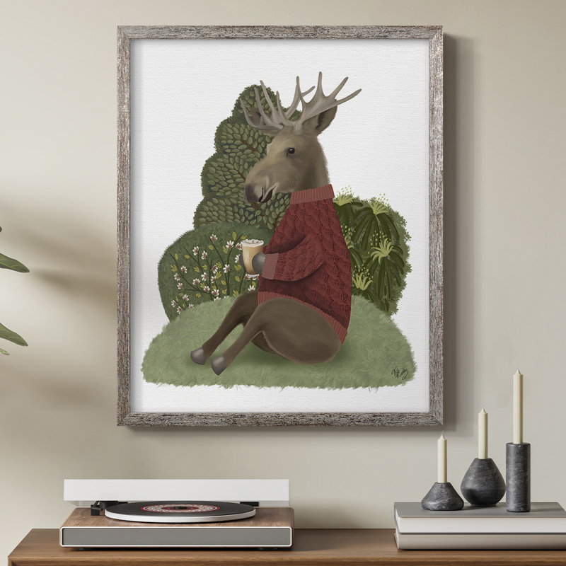 Latte Moose dans un chandail, reproduction encadrée - bois massif, H 11 po x l 9 po