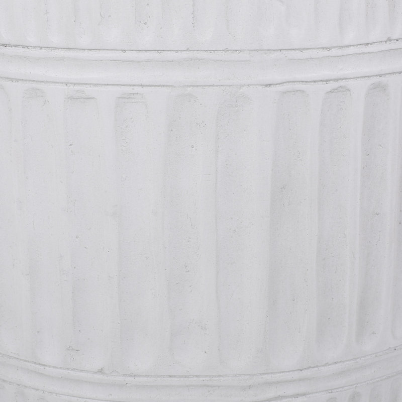 Table de bout en béton cannelé léger - 14,77 po x 14,77 po x 18,95 po, blanc antique, facile à utiliser