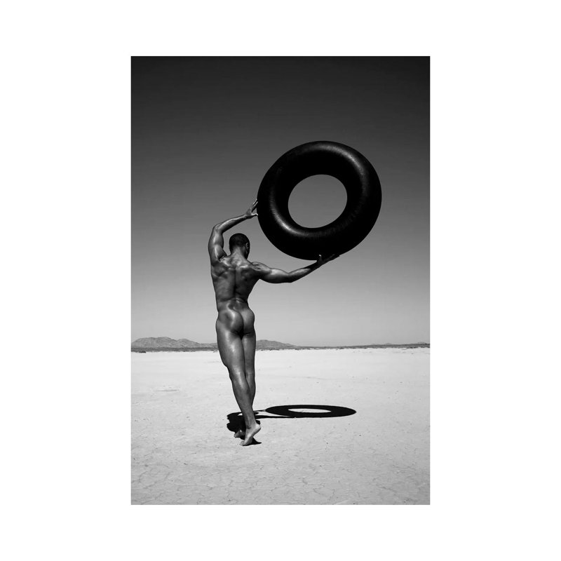 «Ramel with tire» par Gregory Prescott - reproduction de photo sur toile tendue, H 12 po x l 8 po x P 0,75 po