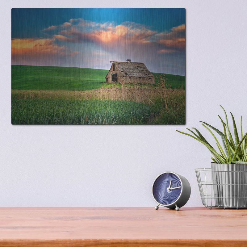 Mur de métal luxueux «Sunset At The Old Barn» par Rick Berk, H 12 po x l 16 po