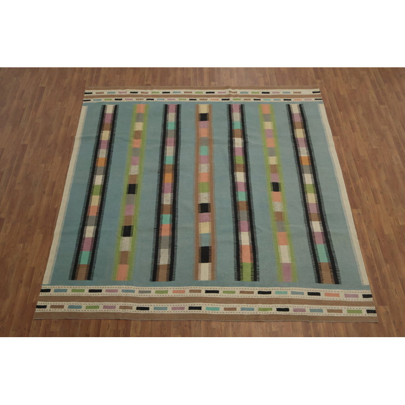 Tapis coloré à rayures colorées 10 x 10 pour des espaces de vie modernes