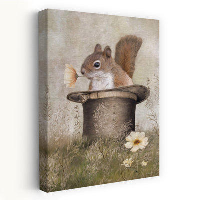 «Top Hat And Tail» - Art contemporain de créature écureuil en chapeau haut de forme dans la bouche
