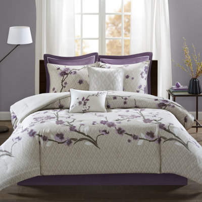 Très grand édredon 8 pièces. Tissu de coton mauve / taupe . Imprimé floral. Édredon, taies décoratives européennes, coussins décoratifs,. Lavable à la machine. 8. Coton mauve taupe. . Imprimé floral. 2 inclus.